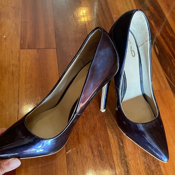 Mix No. 6 “dignity” heels in navy - Picture 4 of 5